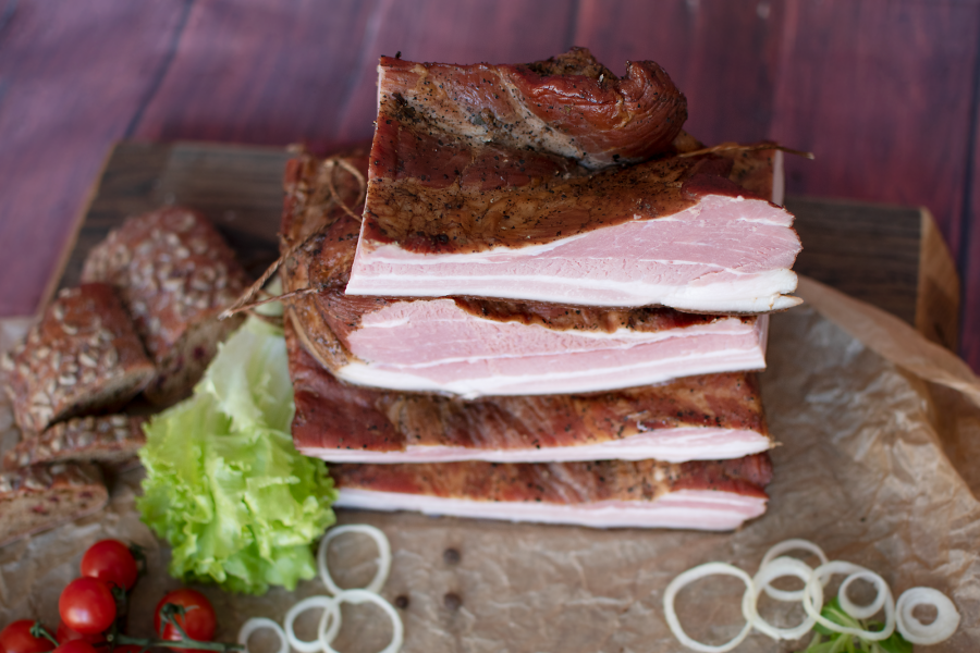 Šoninė karšto rūkymo (bekoninė)